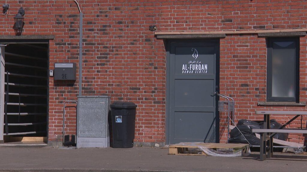 TV 2 enthüllte illegale Moschee in der ehemaligen Barbecue Bar – Jetzt hat die Polizei in dem Fall Anklage erhöht TV 2 enthüllte illegale Moschee in der ehemaligen Barbecue Bar - Jetzt hat die Polizei in dem Fall Anklage erhöht