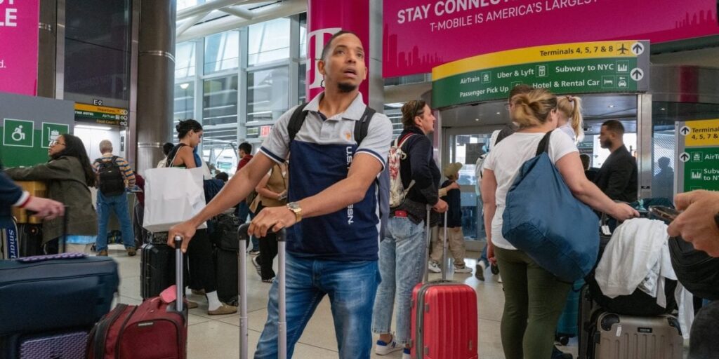 Die USA könnten 23 Milliarden US -Dollar an BIP und 230.000 Arbeitsplätze verlieren, wenn ausländische Touristen wegbleiben, sagt Study, sagt Studie