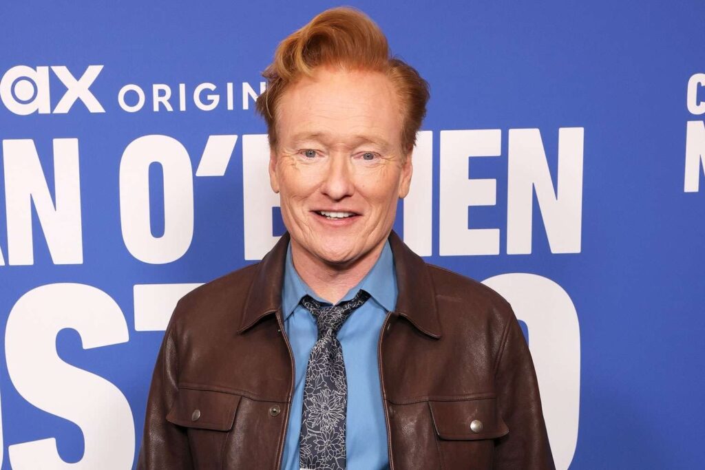 Conan O'Brien erinnert sich, dass nach den Todesfällen seiner Eltern, der Waldbrände und der Oscars in einem "Fuge -Zustand" gearbeitet hat