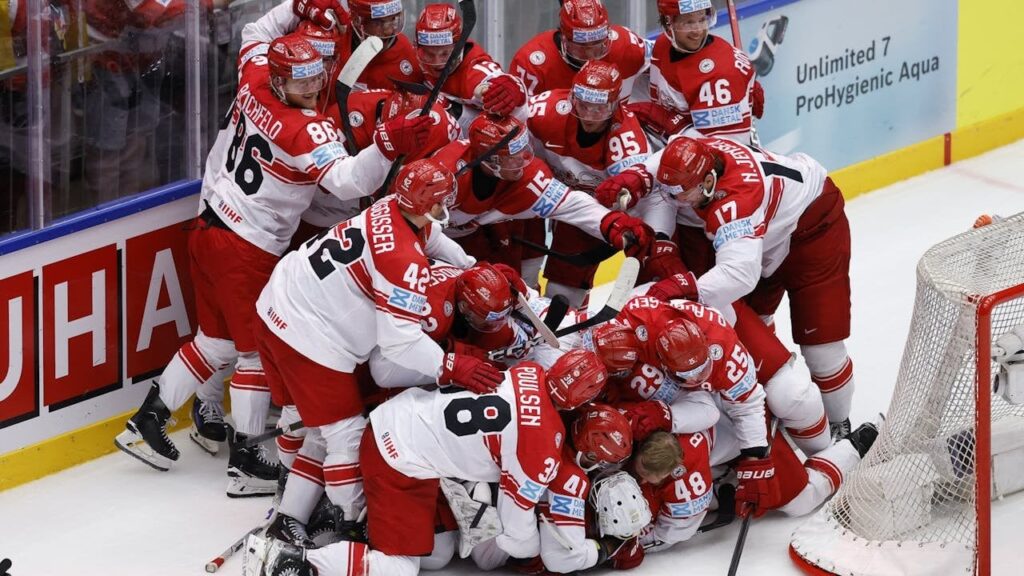 Dänemark befindet sich im Weltcup -Viertelfinale nach einem riesigen Drama