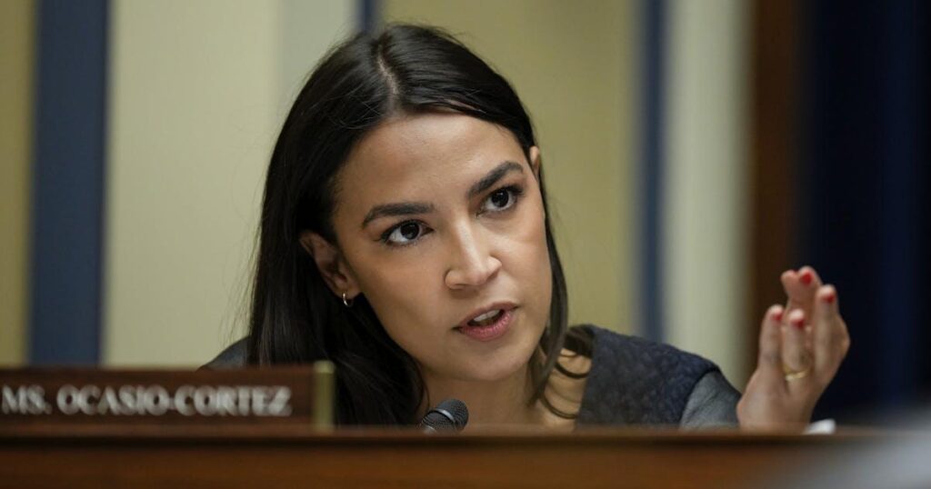 AOC zerreißt die republikanische „Mathematik“ bei Medicaid -Kürzungen – in nur einer Minute, Repräsentant Alexandria Ocasio -Cortez, die die Republikaner in Medicaid befanden – und ihre Pläne, die Krankenversicherung für alle zu verschlimmern. AOC zerreißt die republikanische „Mathematik“ bei Medicaid -Kürzungen - in nur einer Minute, Repräsentant Alexandria Ocasio -Cortez, die die Republikaner in Medicaid befanden - und ihre Pläne, die Krankenversicherung für alle zu verschlimmern.