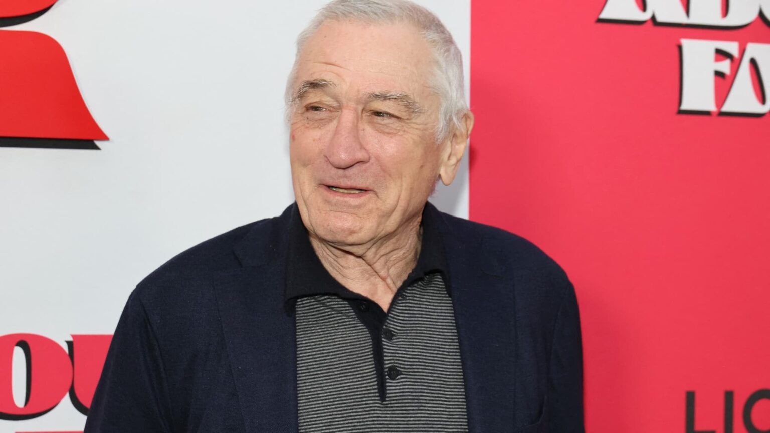 „Ich liebe alle meine Kinder“: Robert de Niro bringt seine Tochter Alyn „Liebe und Unterstützung“ nach seinem Aussteigen „Liebe und Unterstützung“ "Ich liebe alle meine Kinder": Robert de Niro bringt seine Tochter Alyn "Liebe und Unterstützung" nach seinem Aussteigen "Liebe und Unterstützung"