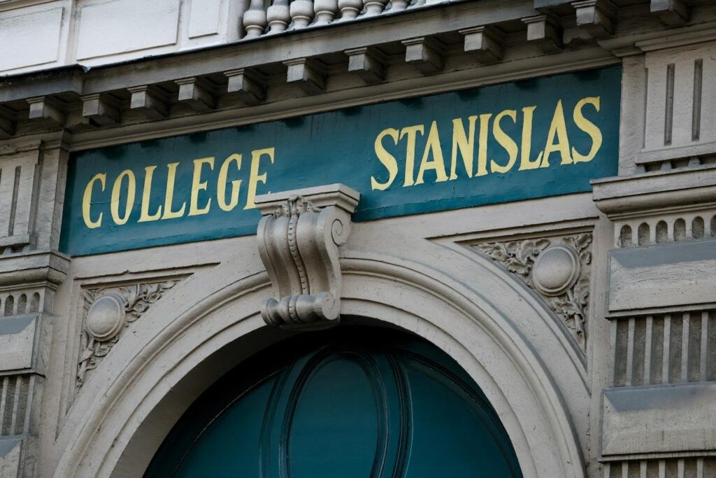 Stanislas College: Ein zweiter Inspektor, der an die parlamentarische Untersuchungskommission geschrieben wurde, um den Bericht des Berichts in Frage zu stellen Stanislas College: Ein zweiter Inspektor, der an die parlamentarische Untersuchungskommission geschrieben wurde, um den Bericht des Berichts in Frage zu stellen