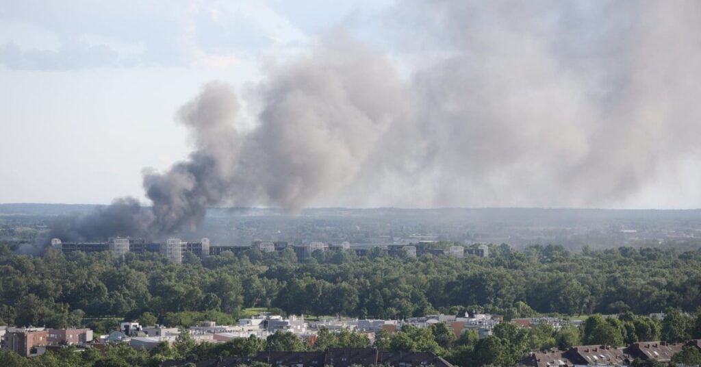 Jutarnji List – Video Great Fire in Zagreb, dichter Rauch aus allen Teilen der Stadt zu sehen, die Polizei hat den Verkehr gestoppt: ‚NICHT! Jutarnji List - Video Great Fire in Zagreb, dichter Rauch aus allen Teilen der Stadt zu sehen, die Polizei hat den Verkehr gestoppt: 'NICHT!