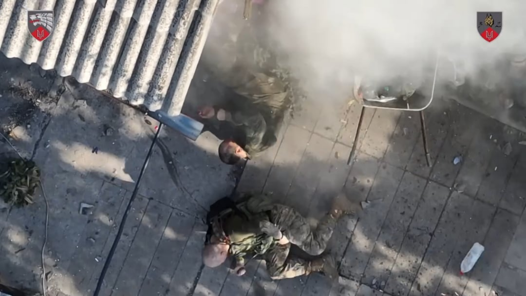 NSFW: Das ukrainische 3. SOF -Regiment hat mehrere Gruppen russischer Soldaten herausgenommen. Pokrovsk -Richtung. Mai 2025 [graphic content]