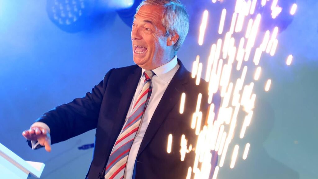 „Jungen Menschen müssen beigebracht werden, Großbritannien zu lieben“, Reformansprüche, mit Kindern, die „Demoralisierung in der industriellen Ebene“ leiden, leiden. "Jungen Menschen müssen beigebracht werden, Großbritannien zu lieben", Reformansprüche, mit Kindern, die „Demoralisierung in der industriellen Ebene“ leiden, leiden.
