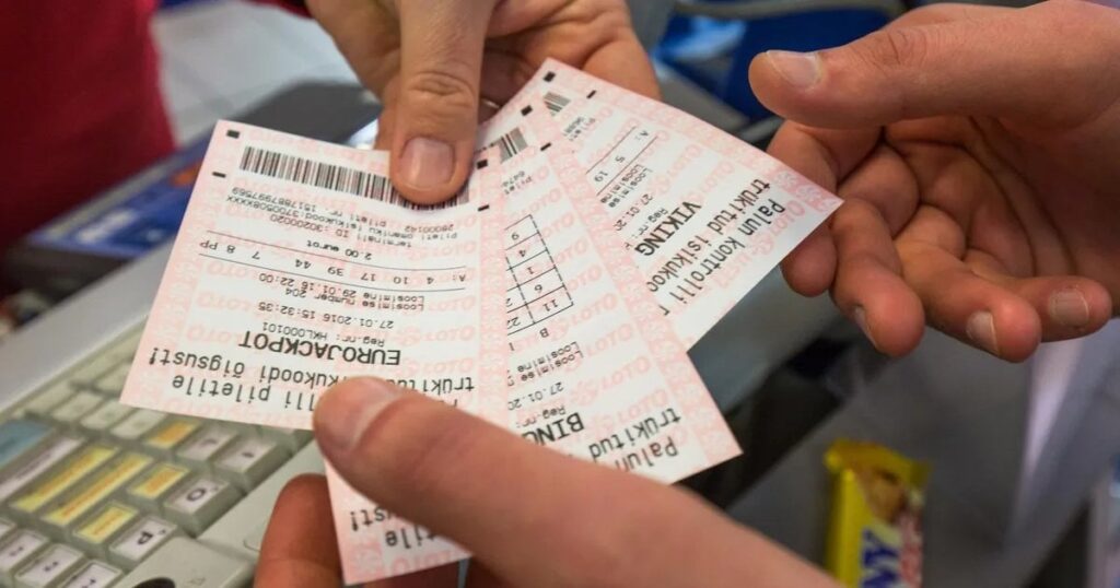 Ein Mann, der fast 5 Millionen mit Eurojackpot gewann, ging den Sieg: Eine so große Anzahl schien unglaublich Ein Mann, der fast 5 Millionen mit Eurojackpot gewann, ging den Sieg: Eine so große Anzahl schien unglaublich