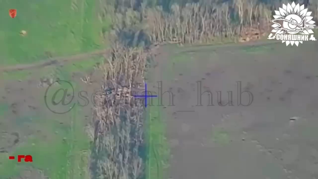 Die ukrainischen Streitkräfte führten einen MiG-29-Luftangriff mit 2 geführten amerikanischen GBU-62-Luftbomben auf einem 152-mm-2A36 Giatsint-B-Hauböwchen und russischen Soldaten in der Region Zaporozhye durch. April 2025.
