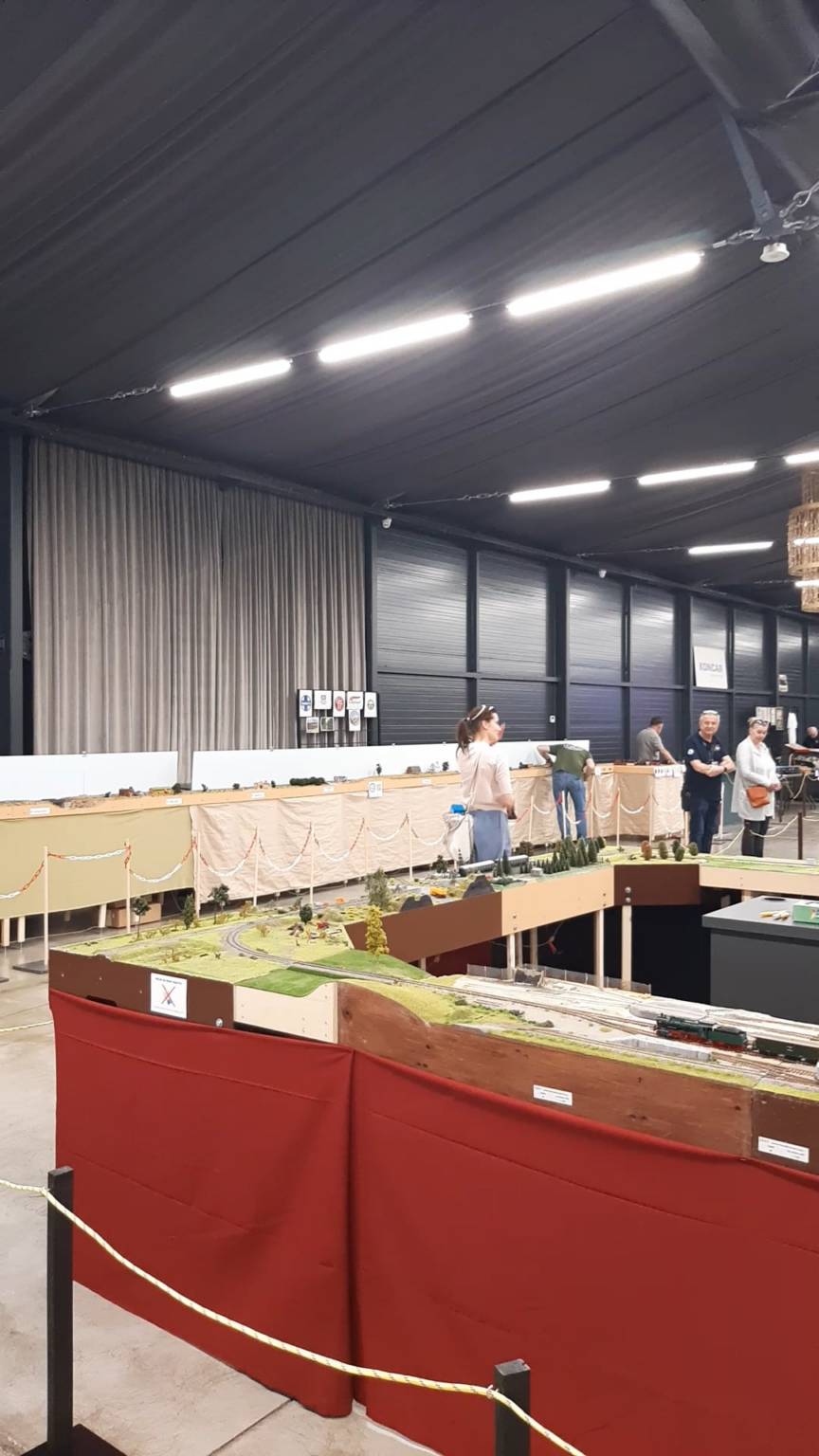Internationale Ausstellung von Eisenbahnmodellen in Family Mallo in Zagreb