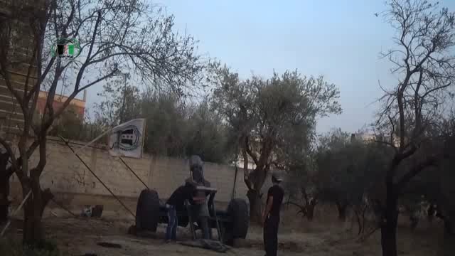 FSA Freedom Martyrs Brigade "Hell Cannon" Streik auf syrische Armee - 25.05.2015