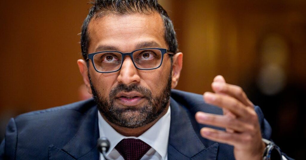 Trumps FBI -Direktor von dem, was er glaubt, was er glaubt, dass der fünfte Änderungsantrag sagt