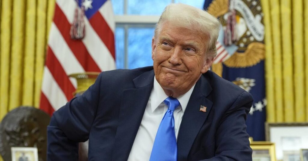 "Auf die wackelste Gliedmaßen gestrichen:" Staaten verklagen Trump wegen "gefälschter" Energie -Notfall, den er in "nicht unterstütztem und rechtswidrigem" Executive Order erklärte