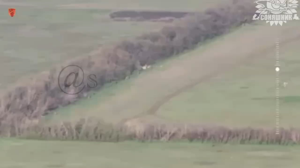 Die ukrainischen Streitkräfte führten einen MiG-29-Luftangriff mit geführten Luftbomben auf einem Einbau mit russischen Soldaten und Munition durch. Mai 2025, nicht offenbarte Lage.