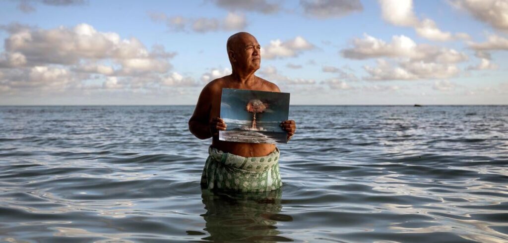 Ein französisch-tahitianisches Wörterbuch von Nuklear in Polynesien