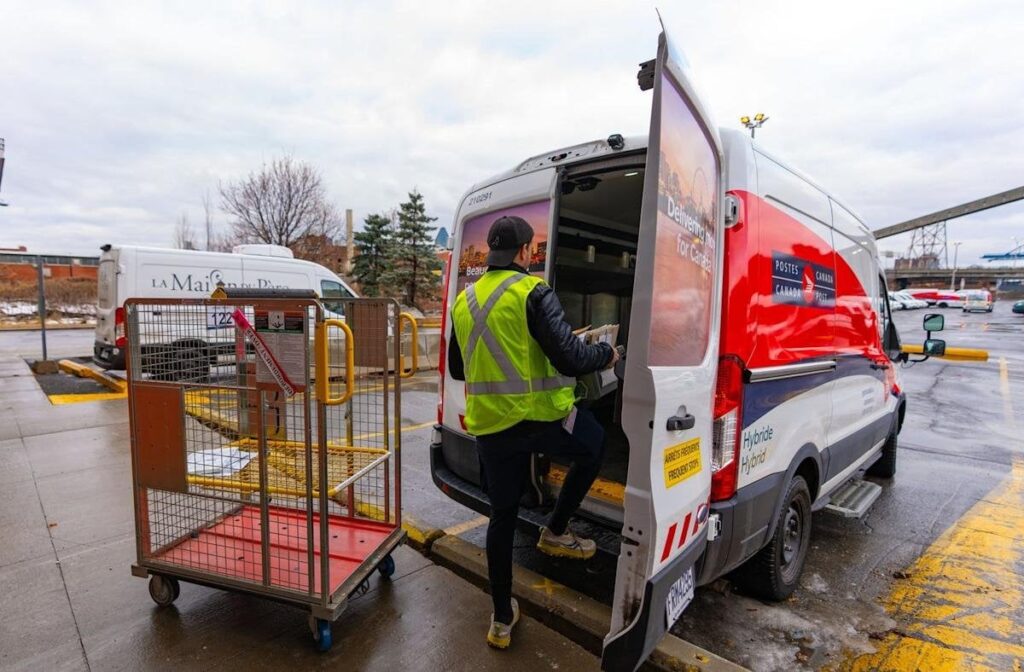 In Canada Post Report wird die tägliche Mail-zu-Tür-Post-Lieferung ausgeführt