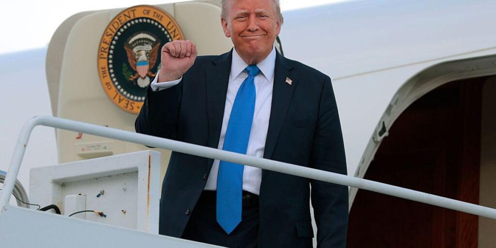 Kritiker verurteilen Trump Plan, Lux -Flugzeug aus Katar als „komisch korrupt“ zu akzeptieren – „dies ist spektakulär korrupt, ein Maß an Gier und Verderbtheit, die auch für Trump atemberaubend ist.“ Kritiker verurteilen Trump Plan, Lux -Flugzeug aus Katar als "komisch korrupt" zu akzeptieren - "dies ist spektakulär korrupt, ein Maß an Gier und Verderbtheit, die auch für Trump atemberaubend ist."