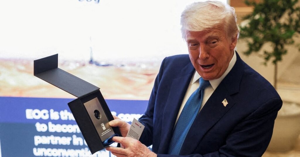 Trump erzählt Gulf Gastgeber, dass er von ihrem Geschenk nicht begeistert ist - neben einem 400 -Millionen -Dollar -Jet sieht alles billig aus.