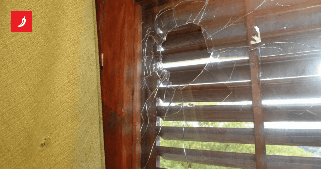 Die Kugel ging aus dem Fenster eines Hauses in Zagreb, landete in einer Schlafzimmerwand Die Kugel ging aus dem Fenster eines Hauses in Zagreb, landete in einer Schlafzimmerwand