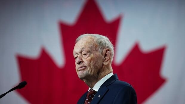Ehemaliger Premierminister Jean Chrétien Erholung nach Stenteinführung: Quelle | CBC News