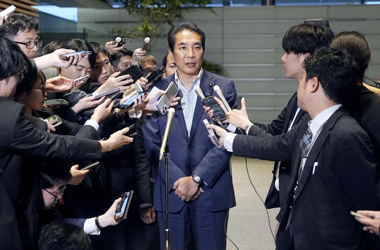 Der japanische Landwirtschaftsminister trat zurück, weil er sagte, er habe einen freien Reis