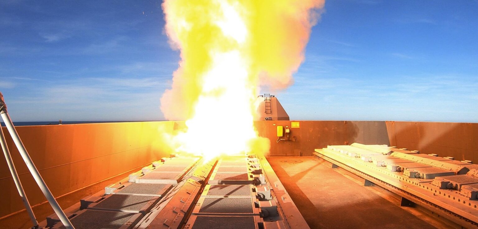 HMS Dragon zerstört Hard-Maneuvring-Überschall-Rakete in Seetest-Testfeuer