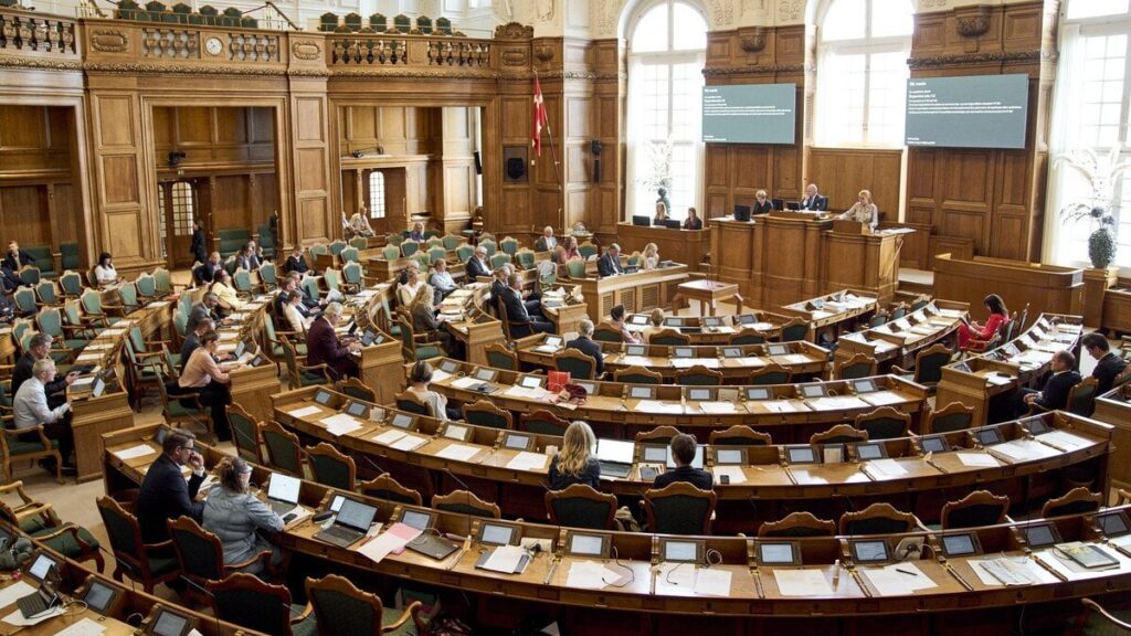 Neue Vereinbarung: Die Löhne der Politiker werden erhoben - aber lebenslange Rente verschwindet