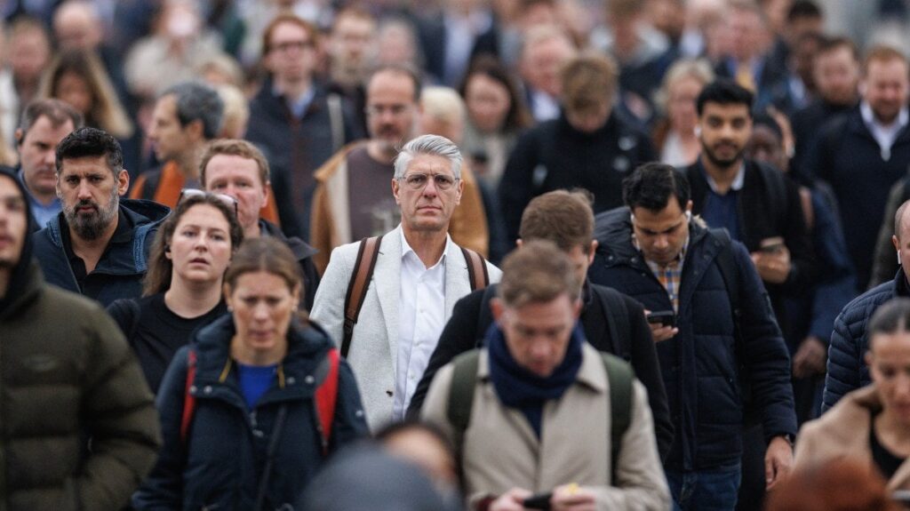 Die freien Stellen in Großbritannien wuchsen zwischen März und April um 729.000, gemessen mit offiziellen Daten, die die Nachfrage nach Arbeitnehmern trotz höherer Kosten für Arbeitgeber erhöhten Die freien Stellen in Großbritannien wuchsen zwischen März und April um 729.000, gemessen mit offiziellen Daten, die die Nachfrage nach Arbeitnehmern trotz höherer Kosten für Arbeitgeber erhöhten