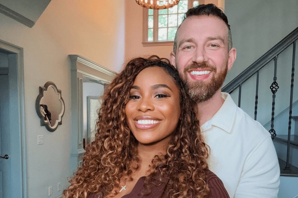 Lauren von Love Is Blind und Cameron erwarten ihr erstes Baby, nachdem er 4 Jahre lang versucht hat: „Ich war lange Zeit“ Lauren von Love Is Blind und Cameron erwarten ihr erstes Baby, nachdem er 4 Jahre lang versucht hat: "Ich war lange Zeit"
