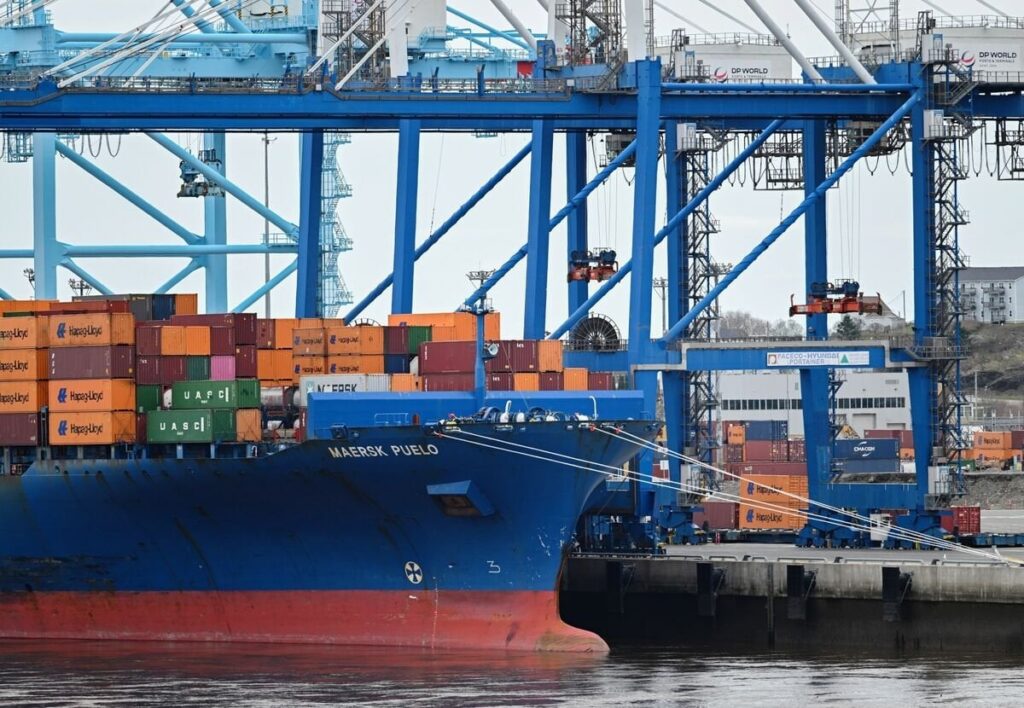 Kanada sagt, dass die meisten Tarife für uns bestehen bleiben und auf Oxford Report - Bloomberg zurückdrängen