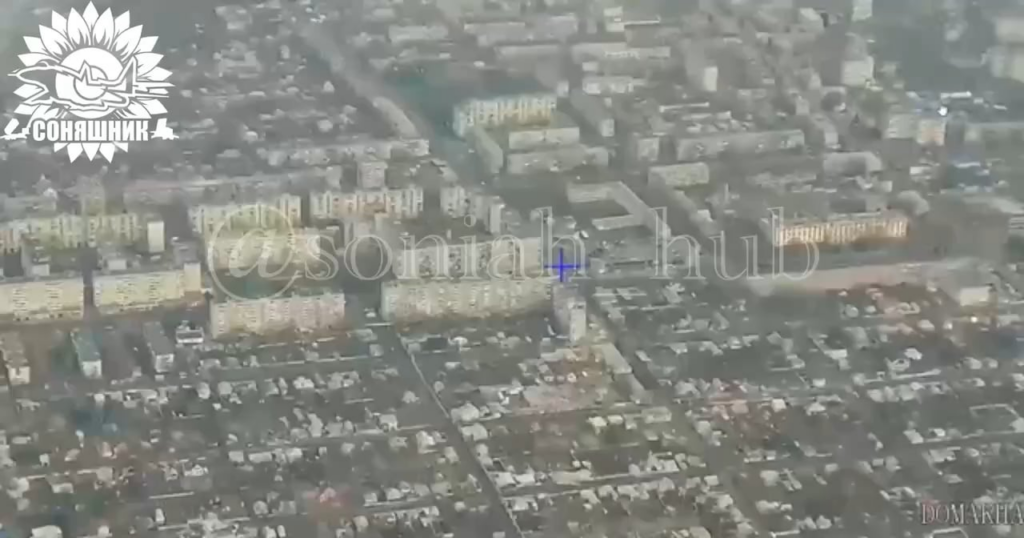 Die ukrainischen Streitkräfte führten einen Luftangriff von SU-27 mit 2 geführten Luftbomben am Standort des russischen Regiments in Lysychansk durch. Mai 2025, Region Luhansk.