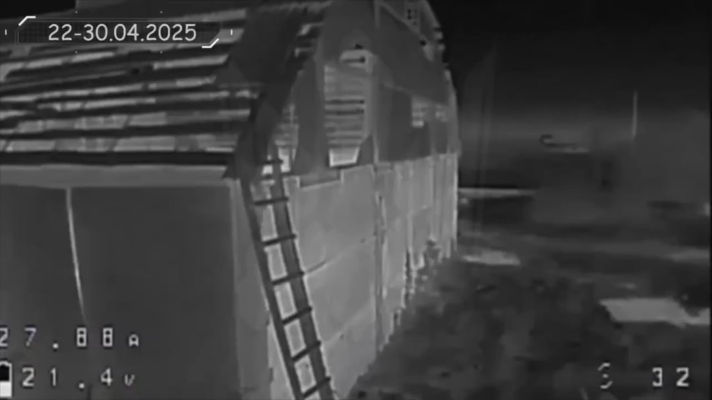 Die Vögel von Magyar fanden und zerstörten eine russische Logistik mit einer von Magyar erzählten FPV -Glasfaserdrohne.