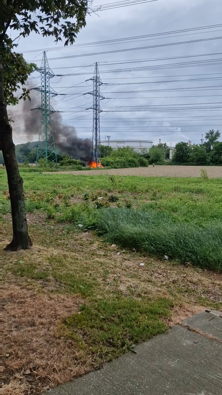 Feuer der Wohnung in der elektronischen Säule bei Slovnaft 🔥 Feuer der Wohnung in der elektronischen Säule bei Slovnaft 🔥