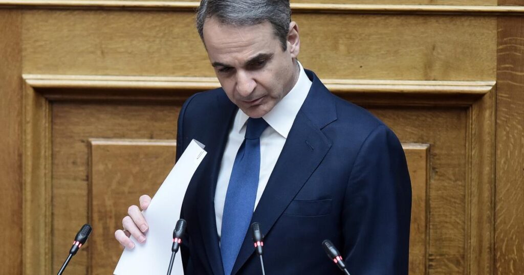 Tempi: Festival im Parlament von Mitsotakis und Regierungsmitgliedern