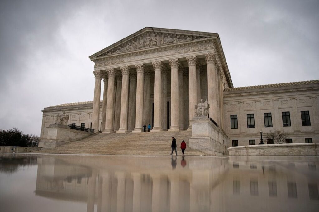 Der Oberste Gerichtshof lässt Trump Transgender -Servicemitglieder entlassen