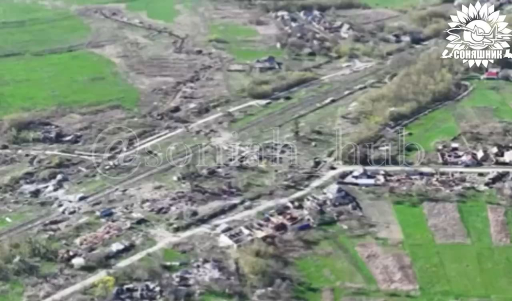 Die ukrainischen Streitkräfte führten einen MiG-29-Luftangriff mit 3 geführten amerikanischen GBU-62-Bomben auf einem Unterstand mit russischen Soldaten im Dorf Tyotkino durch. Mai 2025, Kursk Region.