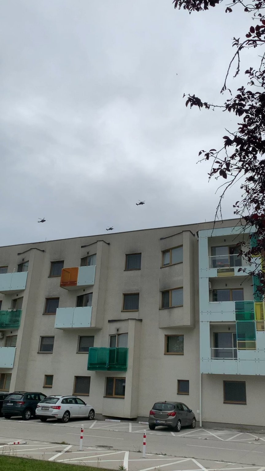Was ist mit dem Schwarm des Militärhubschraubers über Ba!?