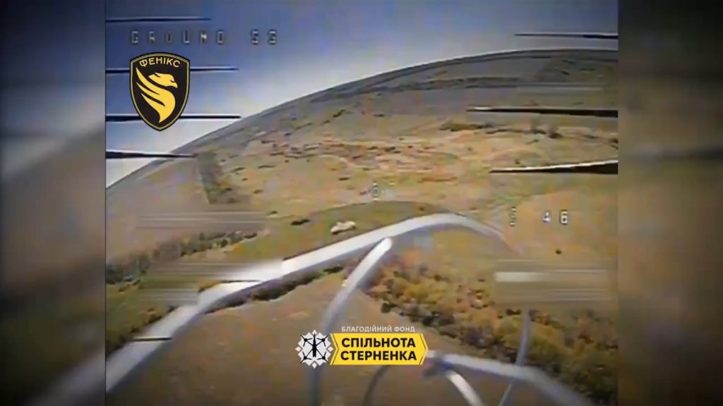 Filmmaterial der ukrainischen "Phoenix" -Drohneeinheit, die russische Ausrüstung in der belgorodischen Region angreift.