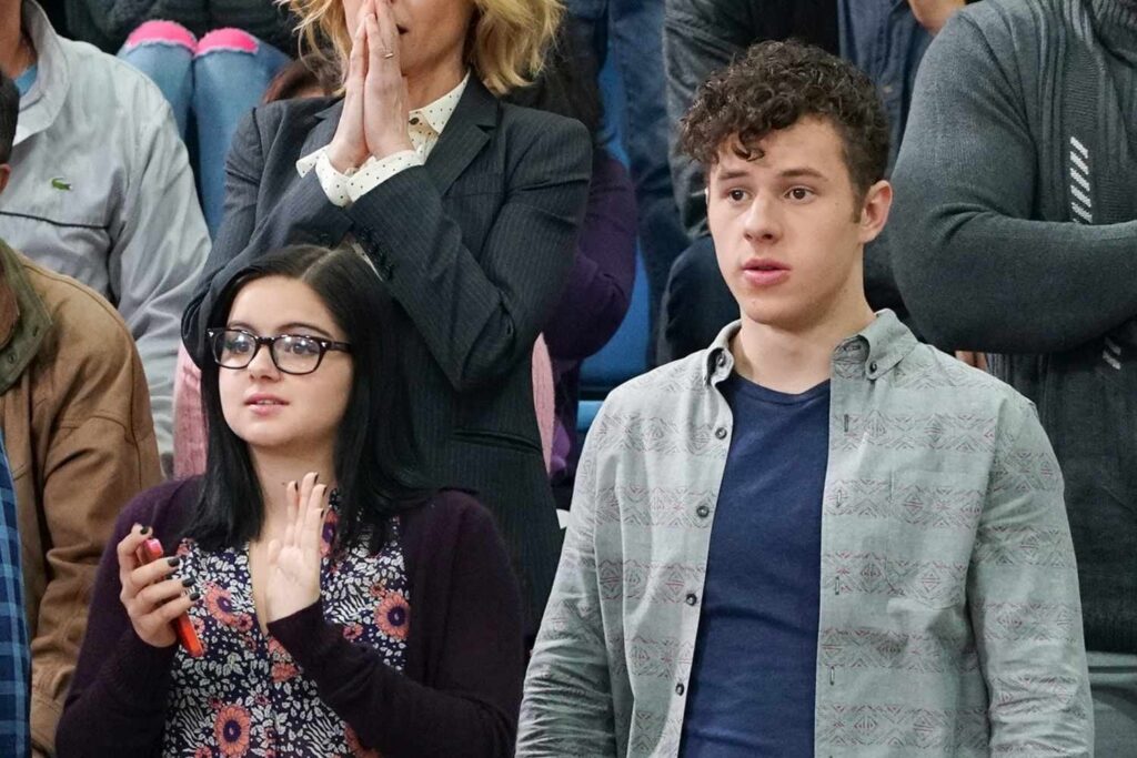 Der moderne Familienstar Ariel Winter sagt, sie sei mit dem Fernsehbruder Nolan Gould "immer noch beste Freunde"