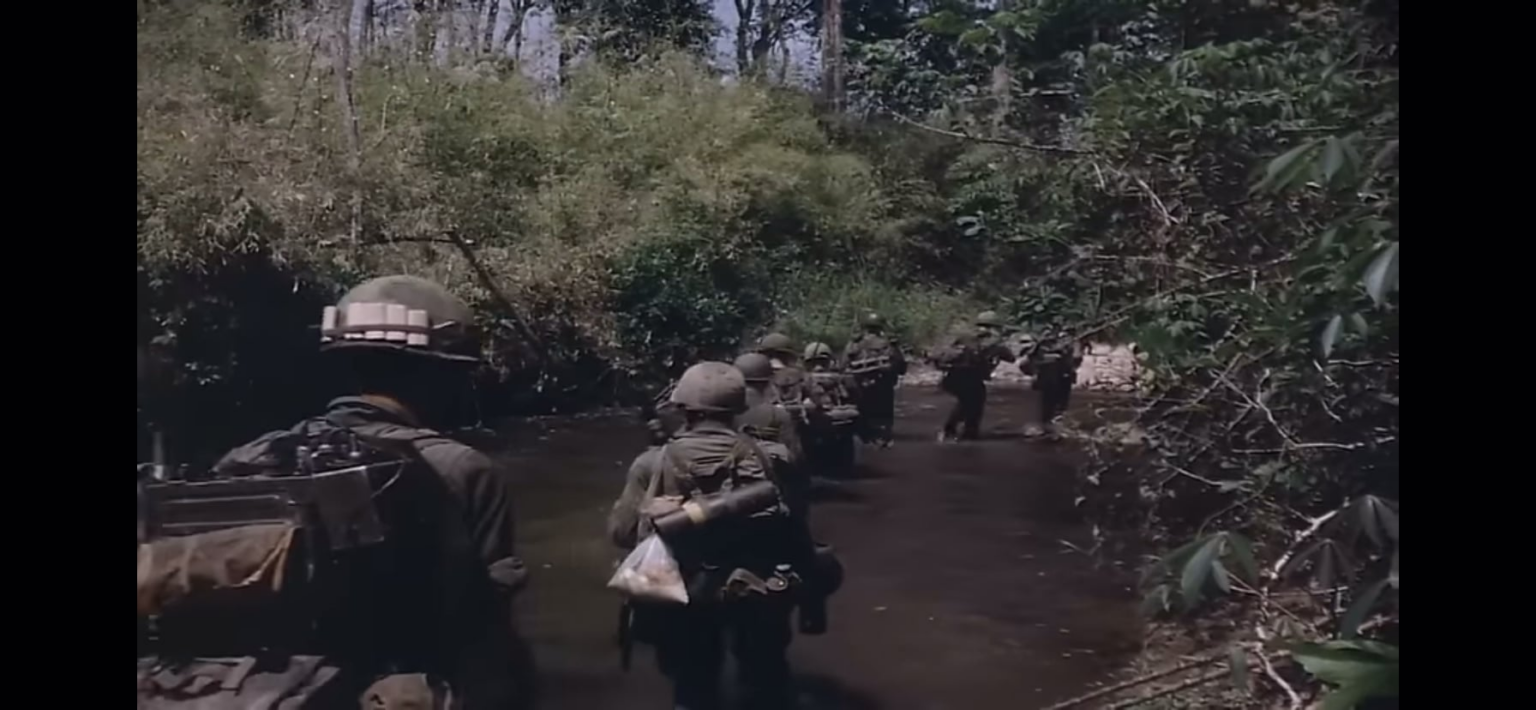 Kampfmaterial aus Vietnamkrieg (Musik aus Originalvideo)