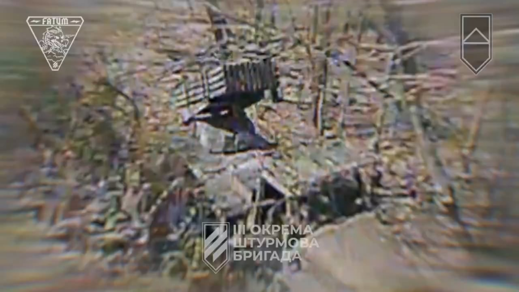 FPV-Piloten der ukrainischen 3. Angriffsbrigade greifen russische Lastwagen, BM-21-Absolventen, ATVs und andere Ziele an.