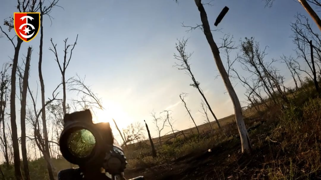 Die ukrainischen Soldaten der 30. mechanisierten Brigade erholten sich zurück und hielten eine Position in der Region Luhansk. [Published 23.05.2025]