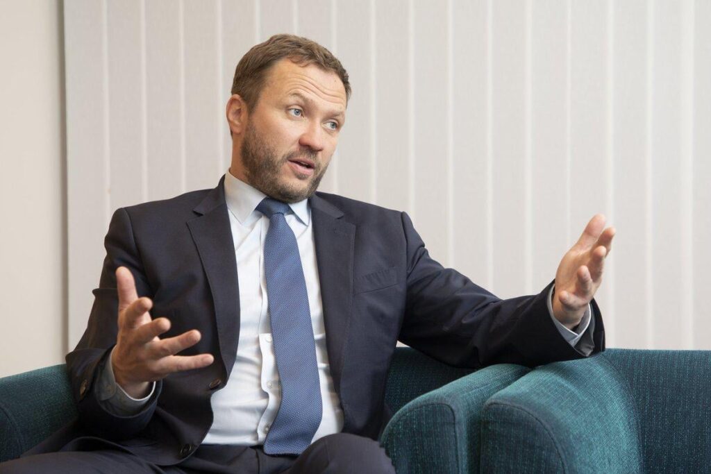 Buffs der Außenminister musste die Korb -Partei verlassen