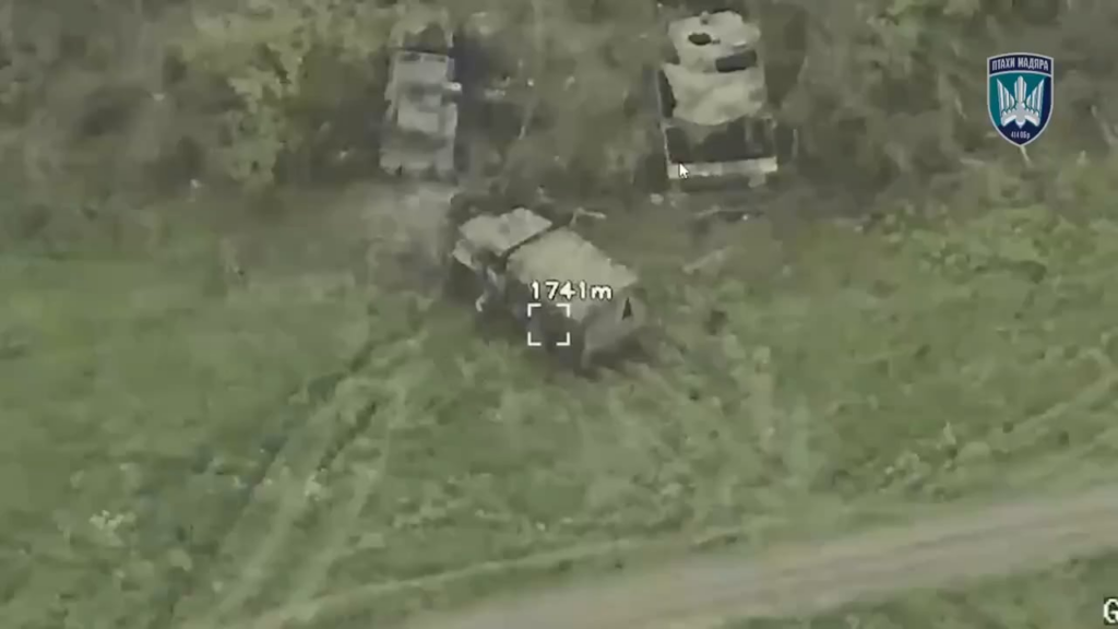 Ein ~ 10-minütiges Video aus der 414. Streik-Brigade, die von Robert Brovdi "Madyar" erzählt wurde, zeigt Angriffe auf eine große Anzahl russischer Ziele in der Donezk-Oblast.