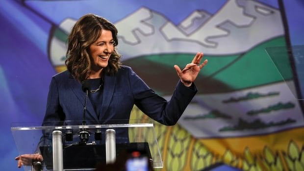 Die Umfrage schlägt vor, dass die Flitterwochen der Wähler von Alberta mit Danielle Smith und UCP -Dauer erfolgen