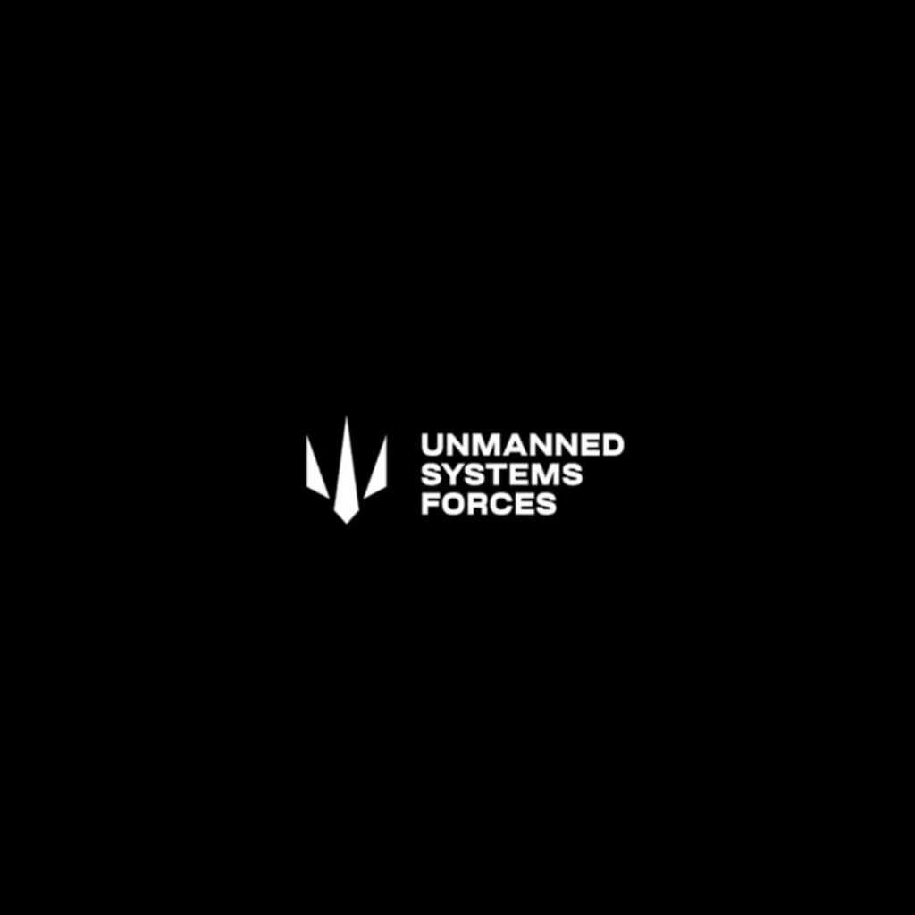 Die UA Flying Skull Drone Unit greift die russische Infanterie mit FPV und regulären Drohnen an und schleppt ihren Angriff.