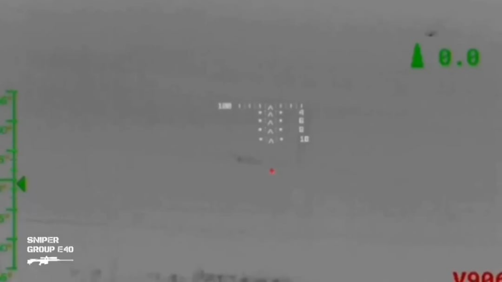 Der ukrainische Scharfschütze der E40-Gruppe hat angeblich den russischen MT-LB-Fahrer mit 50 BMG-Kugel aus einer Entfernung von 1700 Metern herausgenommen. [Unconfirmed]