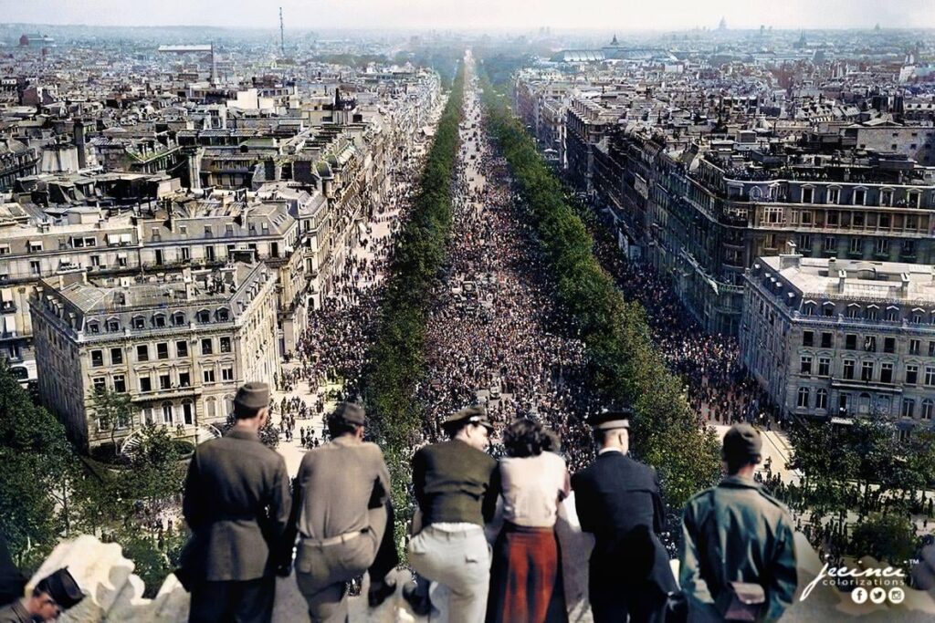 Vor 80 Jahren bis zum Tag: Das Jubel der Befreiung auf den Champs-élysées für den Sieg in Europa