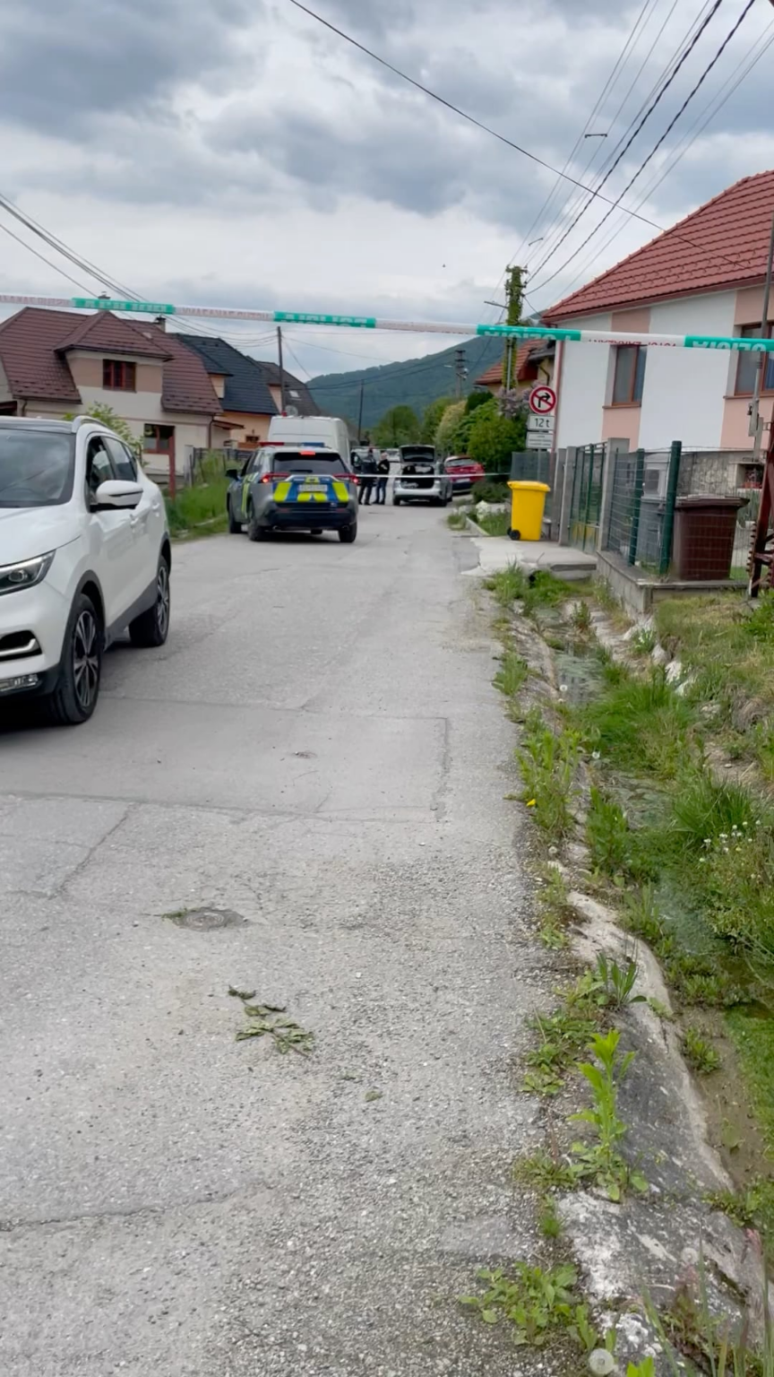 Heute sollten Männer mit Submachine -Waffen Martins Richter in ihrem Haus im Dorf Turčianske Kľačany, Bezirk Martin, angreifen.