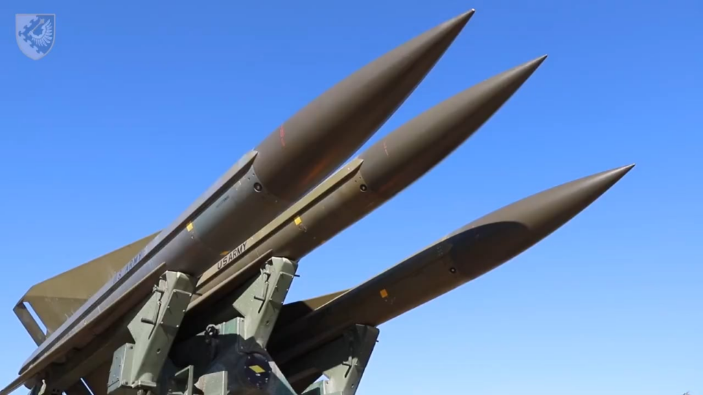 Die Ukrainer präsentieren das MIM-23 Hawk Air Defense System des Kalten Krieges und wie sie eine russische Kreuzfahrtrakete erfolgreich abfing.