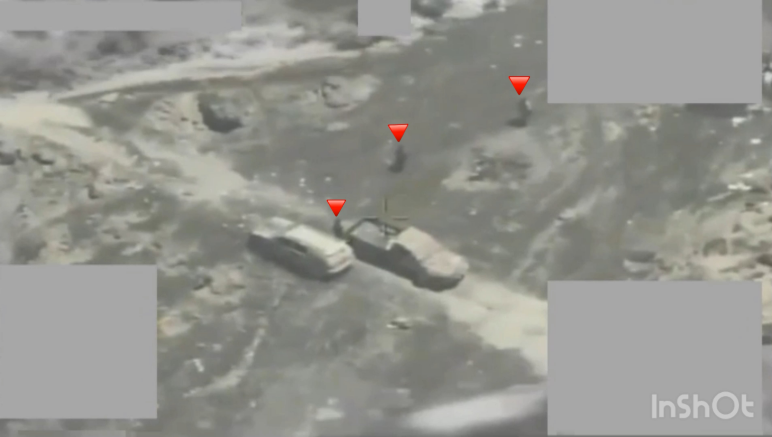 Die saudische Luftwaffe zielte auf einen Jeep mit einer Reihe von Houthis. Es scheint, dass der Jeep für sie nicht genug war, da es zwei Houthis draußen gab und der Jeep bewegte. (Jemen-Marib)
